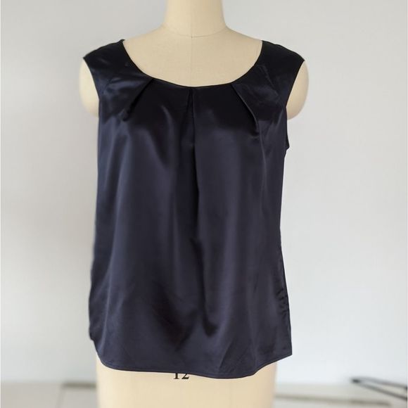 [3/$15] or $5 in bundle -  Silky navy blouse size US 10 - Picture 2 of 10